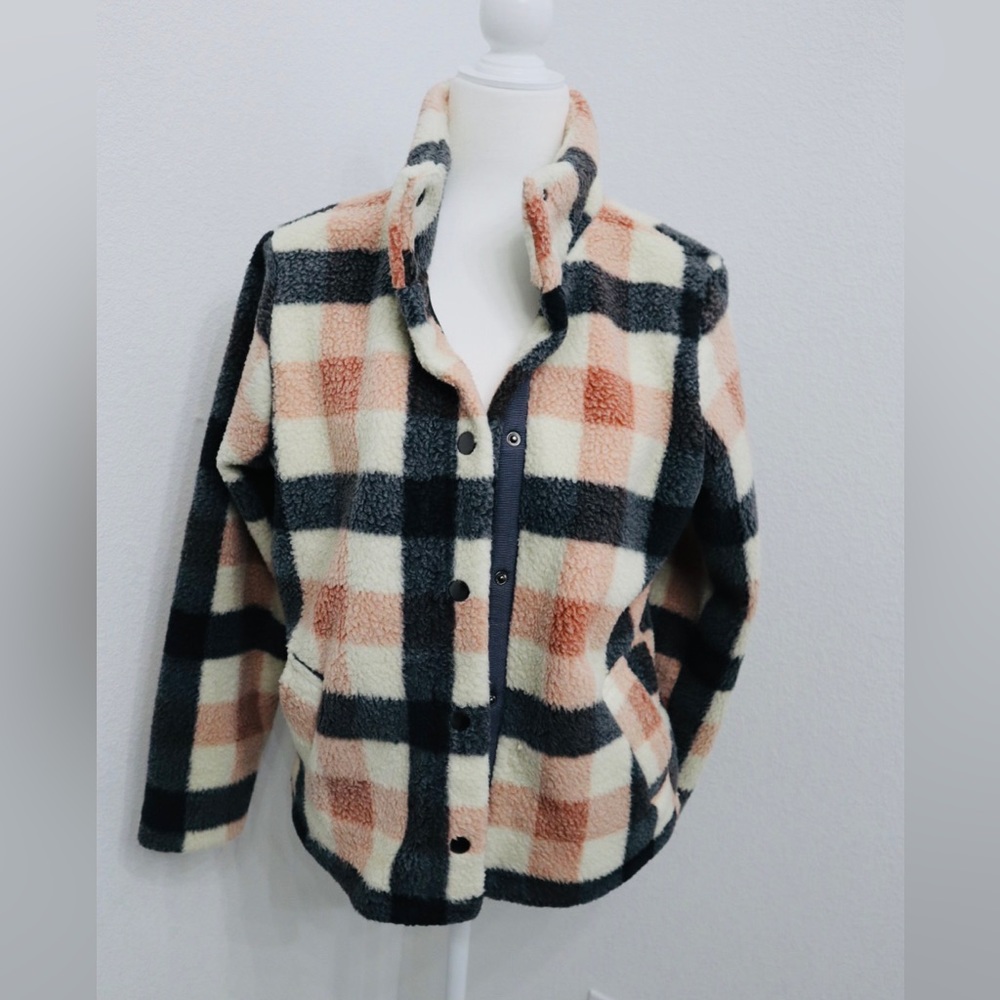 Maurice’s Pink and grey Sherpa jacket